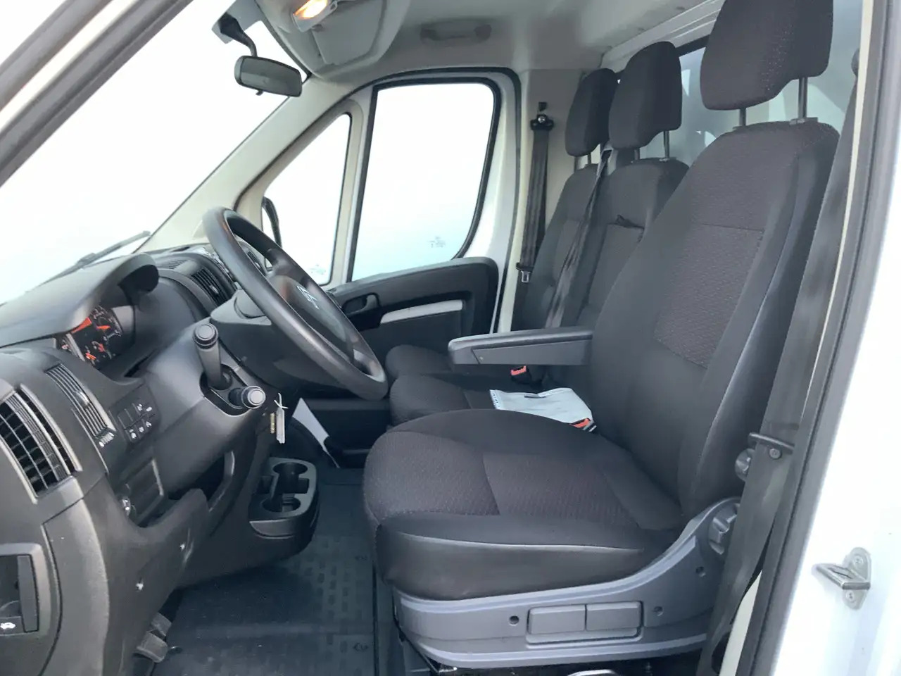 Citroen Jumper 2.2 BlueHDi 165 L3 3.5t Meubel bak & Deuren Airco - Máquina de outro: foto 4 Citroen Jumper 2.2 BlueHDi 165 L3 3.5t Meubel bak & Deuren Airco - Máquina de outro: foto 4