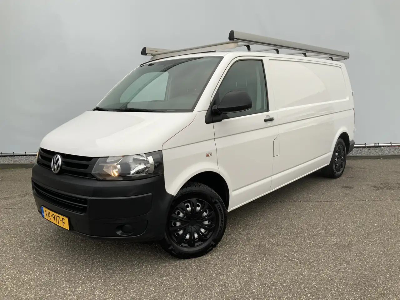 Volkswagen T5 Transporter 2.0 TDI L2H2 Airco Cruise 3 Zits Imperiaal & Trekh - Máquina de outro: foto 1 Volkswagen T5 Transporter 2.0 TDI L2H2 Airco Cruise 3 Zits Imperiaal & Trekh - Máquina de outro: foto 1