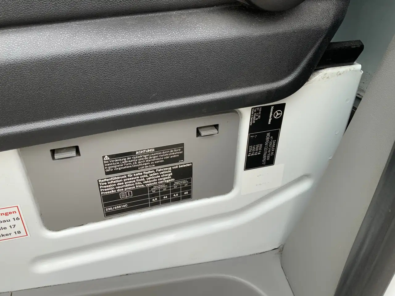 Mercedes-Benz Sprinter 311 2.2 CDI 366 40 gr _0 ijswagen 10 Deuren Euro 6 - Carrinha de contentor: foto 5 Mercedes-Benz Sprinter 311 2.2 CDI 366 40 gr _0 ijswagen 10 Deuren Euro 6 - Carrinha de contentor: foto 5