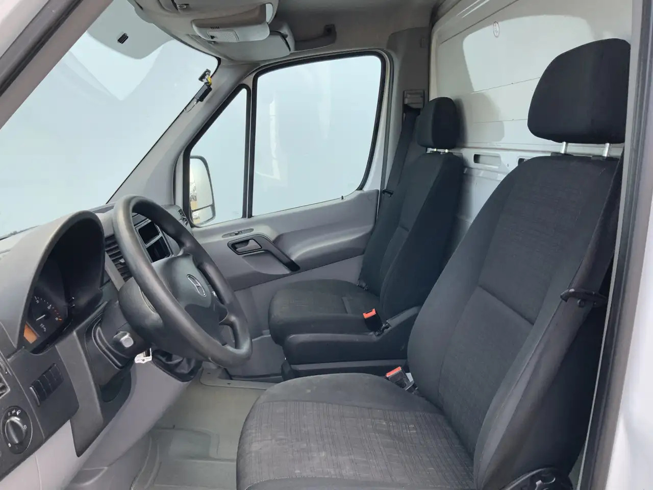 Mercedes-Benz Sprinter 311 2.2 CDI 366 ijsAuto - 40 C. Deuren 10 Euro 6 - Carrinha frigorífica: foto 4 Mercedes-Benz Sprinter 311 2.2 CDI 366 ijsAuto - 40 C. Deuren 10 Euro 6 - Carrinha frigorífica: foto 4