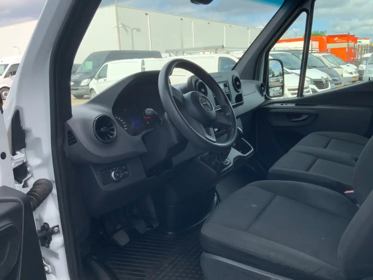 Mercedes-Benz Sprinter 314 2.2 CDI 366 L2H2 Airco 3 Zits Euro 6 - Furgão: foto 5 Mercedes-Benz Sprinter 314 2.2 CDI 366 L2H2 Airco 3 Zits Euro 6 - Furgão: foto 5
