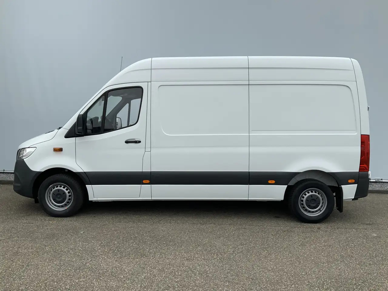 Mercedes-Benz Sprinter 314 2.2 CDI L2H2 Airco Camera Navi 3 Zits MBUX Sch - Furgão: foto 3 Mercedes-Benz Sprinter 314 2.2 CDI L2H2 Airco Camera Navi 3 Zits MBUX Sch - Furgão: foto 3