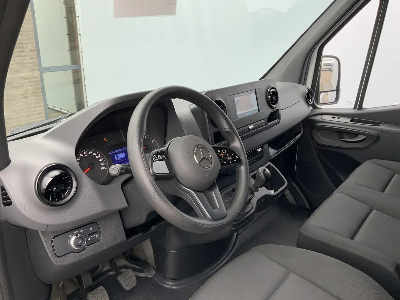 Mercedes-Benz Sprinter 314 2.2 CDI L2H2 Airco Camera Navi 3 Zits MBUX Sch - Furgão: foto 5 Mercedes-Benz Sprinter 314 2.2 CDI L2H2 Airco Camera Navi 3 Zits MBUX Sch - Furgão: foto 5