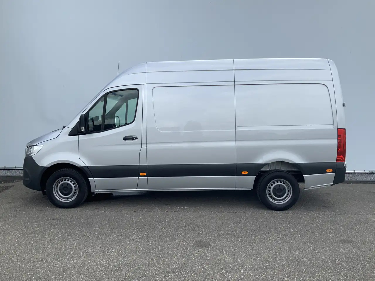 Mercedes-Benz Sprinter 315 1.9 CDI L2H2 Automaat 3 Zits Airco Navi Camera - Furgão: foto 2 Mercedes-Benz Sprinter 315 1.9 CDI L2H2 Automaat 3 Zits Airco Navi Camera - Furgão: foto 2