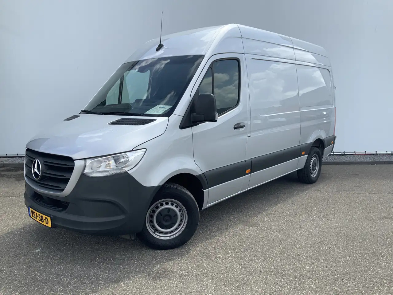 Mercedes-Benz Sprinter 315 1.9 CDI L2H2 Automaat 3 Zits Airco Navi Camera - Furgão: foto 1 Mercedes-Benz Sprinter 315 1.9 CDI L2H2 Automaat 3 Zits Airco Navi Camera - Furgão: foto 1