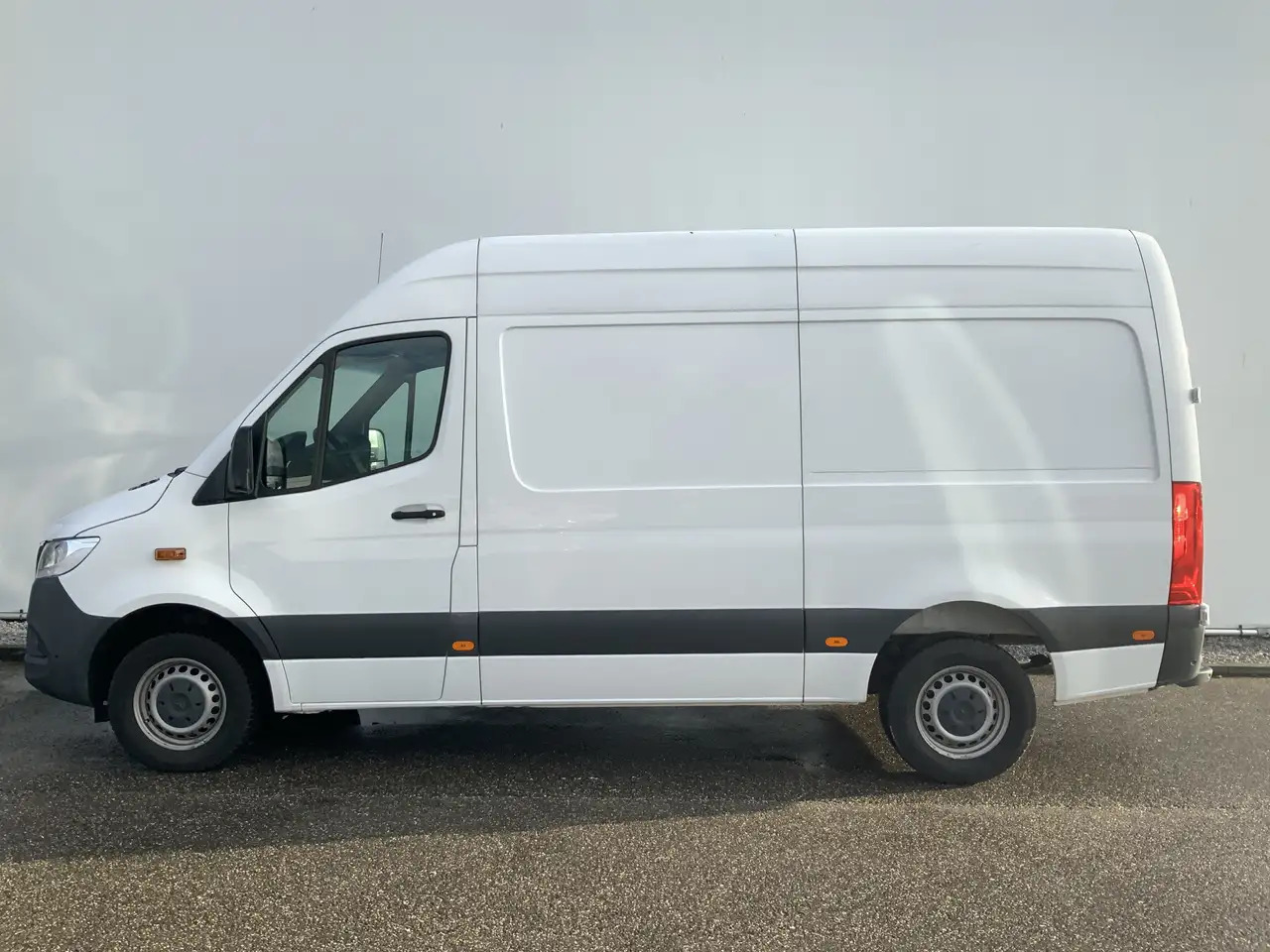 Mercedes-Benz Sprinter 317 1.9 CDI L2H2 RWD Cruise Airco 3 Zits Camera 36 - Furgão: foto 3 Mercedes-Benz Sprinter 317 1.9 CDI L2H2 RWD Cruise Airco 3 Zits Camera 36 - Furgão: foto 3