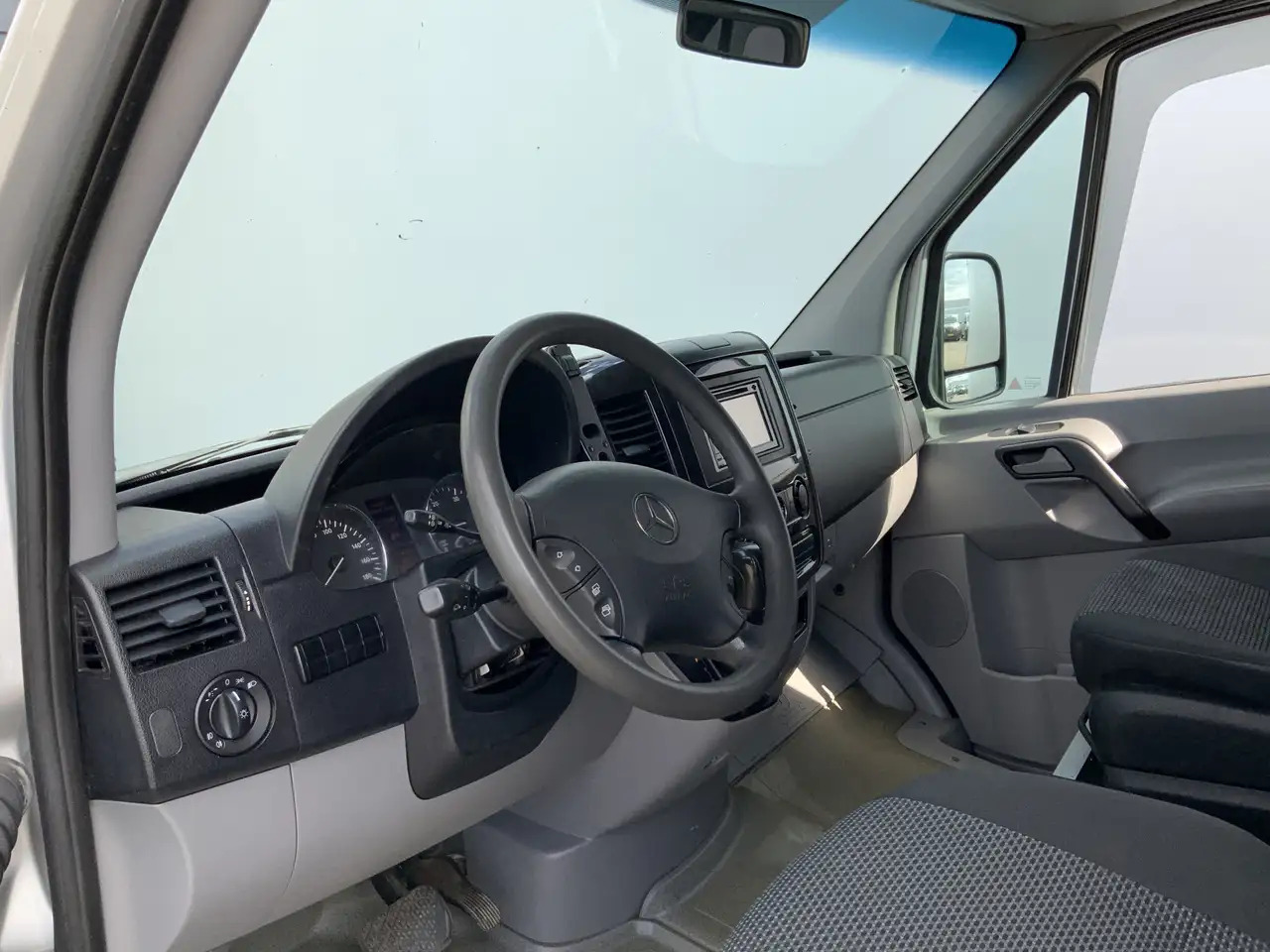 Mercedes-Benz Sprinter 318 3.0 CDI 366 L2 H2 Automaat Airco Cruise Camera - Furgão: foto 5 Mercedes-Benz Sprinter 318 3.0 CDI 366 L2 H2 Automaat Airco Cruise Camera - Furgão: foto 5