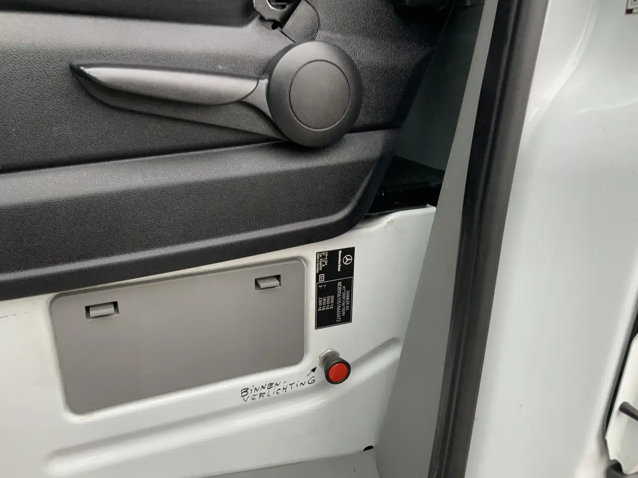 Mercedes-Benz Sprinter 516 2.2 CDI 432 Meubelbak&Deuren &Trap Airco 3 Zit - Carrinha de contentor: foto 5 Mercedes-Benz Sprinter 516 2.2 CDI 432 Meubelbak&Deuren &Trap Airco 3 Zit - Carrinha de contentor: foto 5
