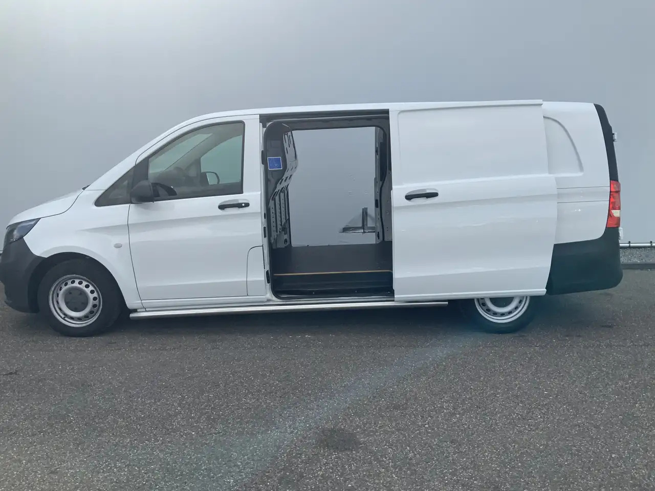 Mercedes-Benz Vito 111 CDI Functional Maxi Airco Cruise Camera Navi D - Furgão: foto 4 Mercedes-Benz Vito 111 CDI Functional Maxi Airco Cruise Camera Navi D - Furgão: foto 4