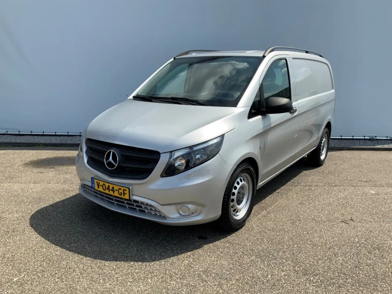 Mercedes-Benz Vito 114 CDI 4X4 Automaat Airco Cruise Trekhaak 2500 kg - Furgão: foto 1 Mercedes-Benz Vito 114 CDI 4X4 Automaat Airco Cruise Trekhaak 2500 kg - Furgão: foto 1