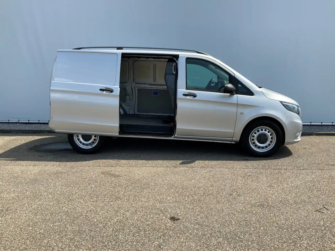 Mercedes-Benz Vito 114 CDI 4X4 Automaat Airco Cruise Trekhaak 2500 kg - Furgão: foto 5 Mercedes-Benz Vito 114 CDI 4X4 Automaat Airco Cruise Trekhaak 2500 kg - Furgão: foto 5