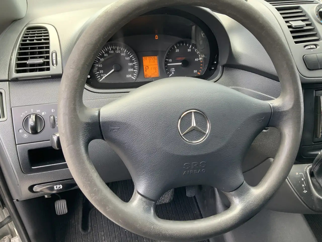 Mercedes-Benz Vito 122 CDI Automaat Koel Auto werkt 100 % 0.gr Airco - Carrinha frigorífica: foto 4 Mercedes-Benz Vito 122 CDI Automaat Koel Auto werkt 100 % 0.gr Airco - Carrinha frigorífica: foto 4