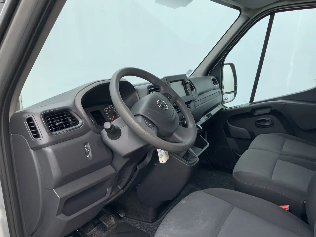 Nissan Interstar 2.3 dCi L2H2 Acenta Airco Cruise 3 Zits Camera Nav - Furgão: foto 5 Nissan Interstar 2.3 dCi L2H2 Acenta Airco Cruise 3 Zits Camera Nav - Furgão: foto 5