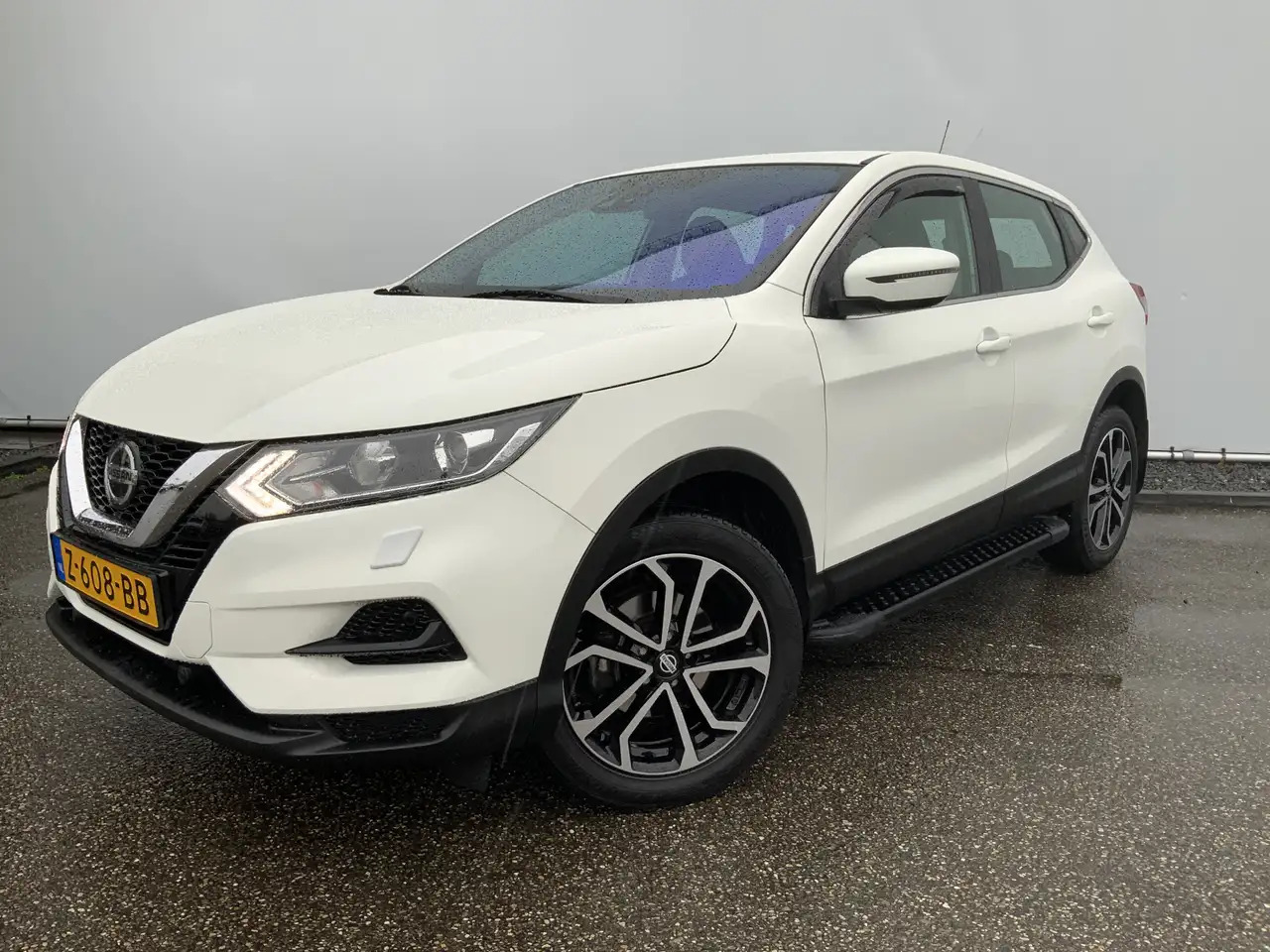Nissan Qashqai 1.3 DIG-T Visia A SUV Airco Cruise Groot Scherm Na - SUV: foto 1 Nissan Qashqai 1.3 DIG-T Visia A SUV Airco Cruise Groot Scherm Na - SUV: foto 1