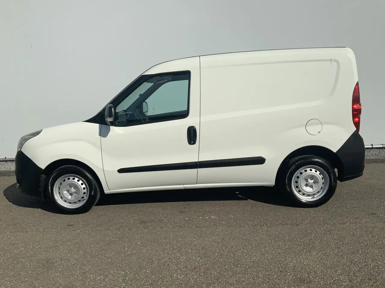 Opel Combo 1.3 CDTi L1H1 EXPORT ecoFLEX Edition Airco Trekhaa - Furgão compacto: foto 3 Opel Combo 1.3 CDTi L1H1 EXPORT ecoFLEX Edition Airco Trekhaa - Furgão compacto: foto 3
