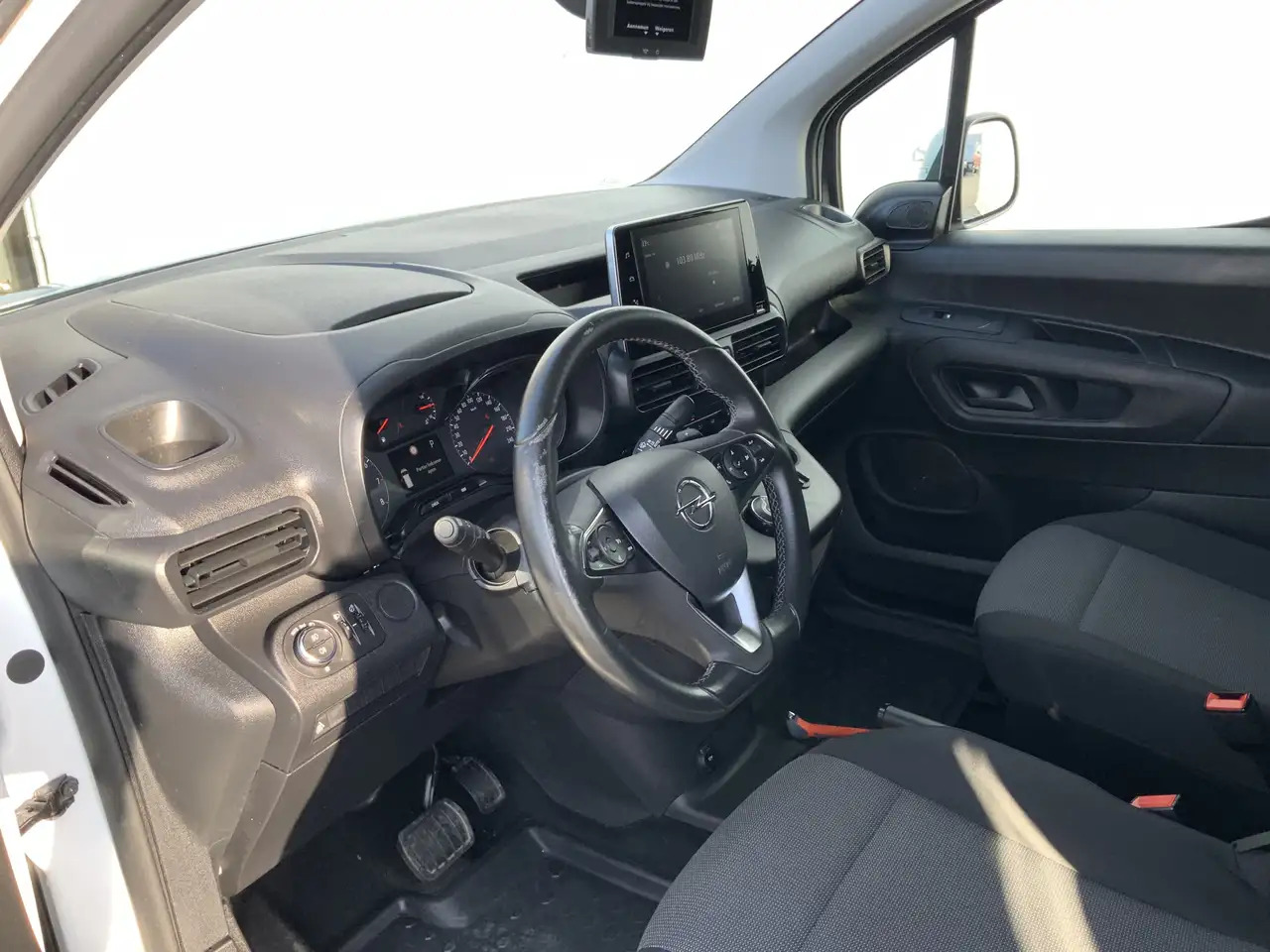 Opel Combo 1.5D L2H1 Edition Automaat Cruise Navi Airco Winte - Furgão compacto: foto 5 Opel Combo 1.5D L2H1 Edition Automaat Cruise Navi Airco Winte - Furgão compacto: foto 5