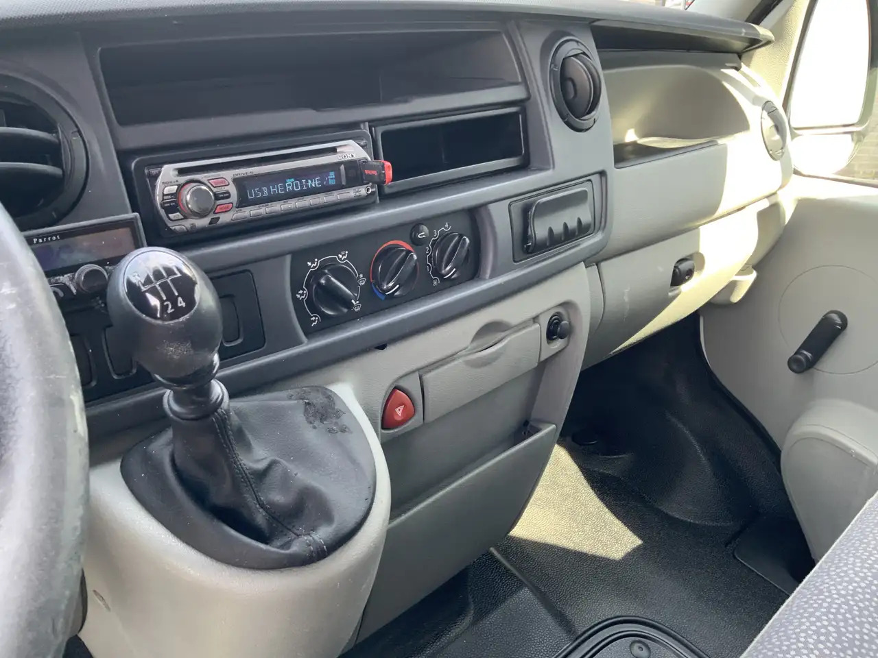 Opel Movano 1.9 CDTi L1H1(Koppeling Defect) 3 Zits Trekhaak 20 - Furgão compacto: foto 4 Opel Movano 1.9 CDTi L1H1(Koppeling Defect) 3 Zits Trekhaak 20 - Furgão compacto: foto 4