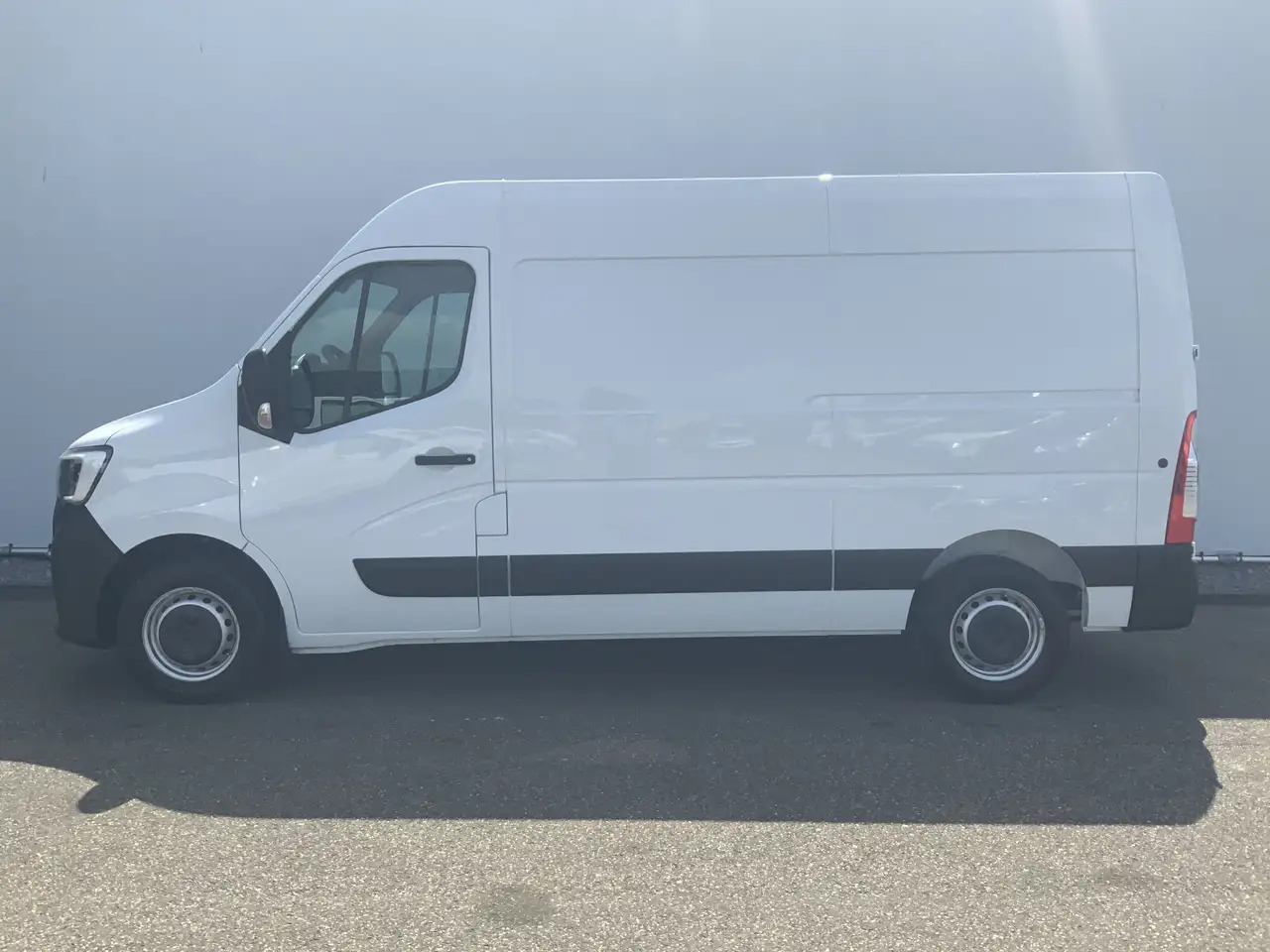 Renault Master T35 2.3 dCi 150 L2H2 Energy Work Edition Airco Cru - Furgão: foto 3 Renault Master T35 2.3 dCi 150 L2H2 Energy Work Edition Airco Cru - Furgão: foto 3