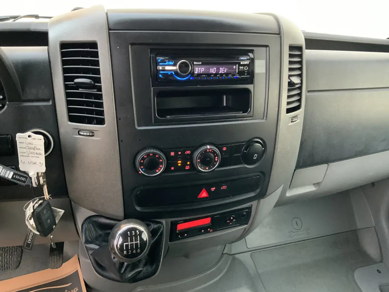 Volkswagen Crafter 35 2.0 TDI L3H1 Glasresteel Airco Cruise 3 Zits UI - Carrinha de contentor, Veículo municipal/ Especial: foto 5 Volkswagen Crafter 35 2.0 TDI L3H1 Glasresteel Airco Cruise 3 Zits UI - Carrinha de contentor, Veículo municipal/ Especial: foto 5