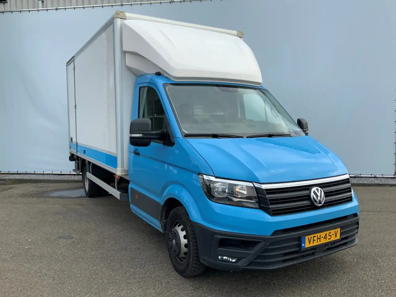 Volkswagen Crafter 35 2.0 TDI L4 Meubelbak & Lift Automaat Airco Crui - Carrinha de contentor: foto 2 Volkswagen Crafter 35 2.0 TDI L4 Meubelbak & Lift Automaat Airco Crui - Carrinha de contentor: foto 2