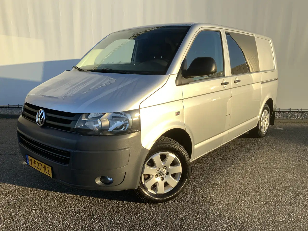 Volkswagen T5 Transporter 2.0 L1H2 Benzine Airco Navi Dub Schuifdeuren Leer - Furgão: foto 1 Volkswagen T5 Transporter 2.0 L1H2 Benzine Airco Navi Dub Schuifdeuren Leer - Furgão: foto 1