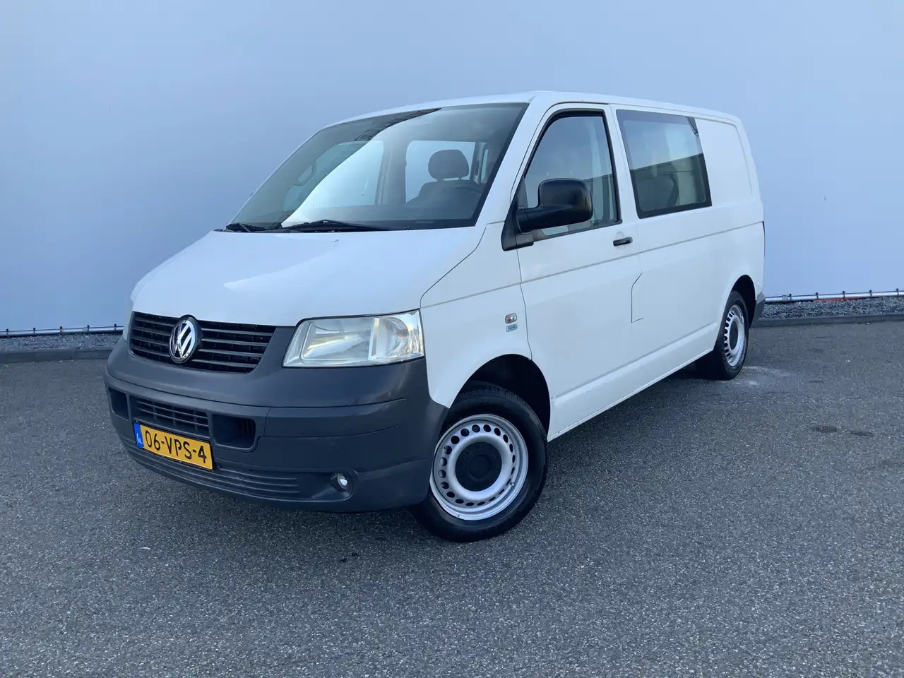 Volkswagen T5 Transporter 2.5 TDI 300 Budgetline Automaat DubCab Airco Trekh - Carrinha cabine dupla: foto 1 Volkswagen T5 Transporter 2.5 TDI 300 Budgetline Automaat DubCab Airco Trekh - Carrinha cabine dupla: foto 1