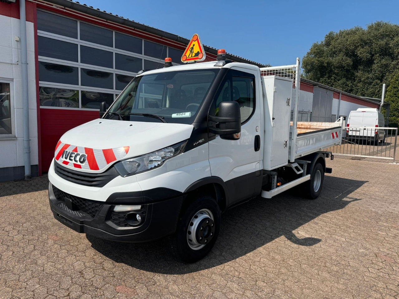 Iveco 70C18 Kipper 3625 kg Nutzlast! Klima EURO 6C - Carrinha basculante: foto 1 Iveco 70C18 Kipper 3625 kg Nutzlast! Klima EURO 6C - Carrinha basculante: foto 1