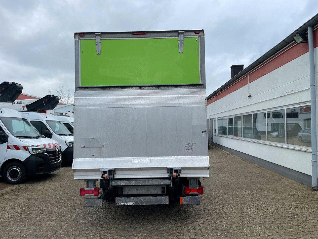 Iveco Daily 35C15 Koffer 4.2m Ladebordwand - Carrinha de contentor: foto 5 Iveco Daily 35C15 Koffer 4.2m Ladebordwand - Carrinha de contentor: foto 5