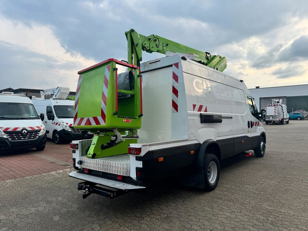 Iveco Daily 70C15 Steiger France Elevateur 172 TPFcc - Caminhão com plataforma aérea: foto 4 Iveco Daily 70C15 Steiger France Elevateur 172 TPFcc - Caminhão com plataforma aérea: foto 4