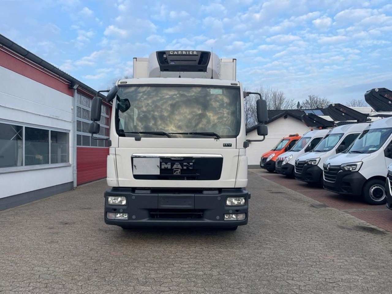 MAN TGL 10.220 Doka Möbelkoffer Umzug Fahrzeug - Camião furgão: foto 2 MAN TGL 10.220 Doka Möbelkoffer Umzug Fahrzeug - Camião furgão: foto 2