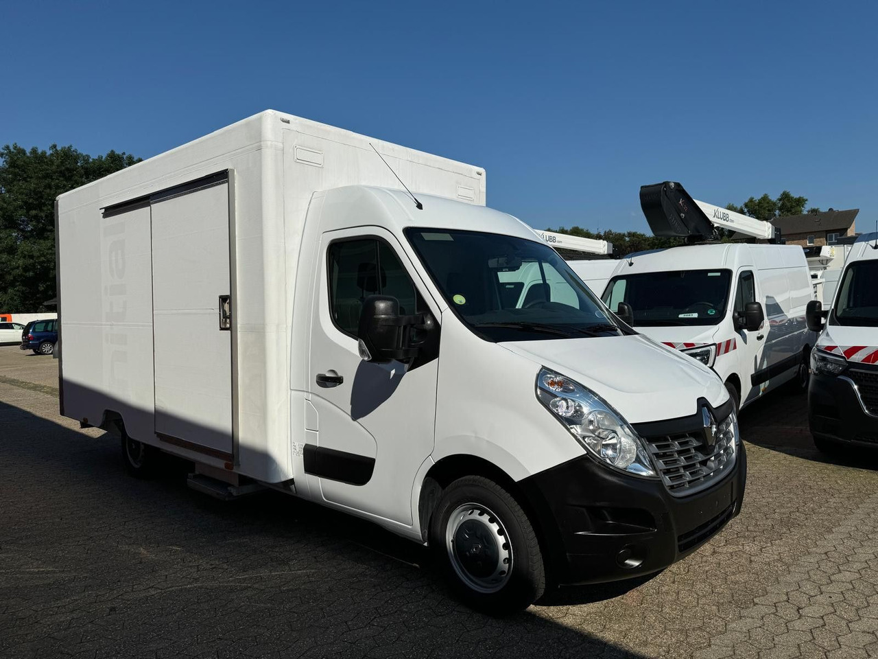Renault Master Koffer mit Auffahrrampe 1200kg Nutzlast - Carrinha de contentor: foto 3 Renault Master Koffer mit Auffahrrampe 1200kg Nutzlast - Carrinha de contentor: foto 3