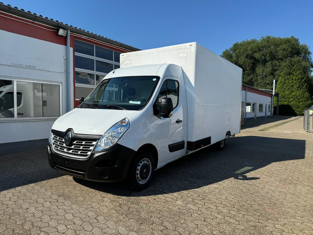 Renault Master Koffer mit Auffahrrampe 1200kg Nutzlast - Carrinha de contentor: foto 1 Renault Master Koffer mit Auffahrrampe 1200kg Nutzlast - Carrinha de contentor: foto 1