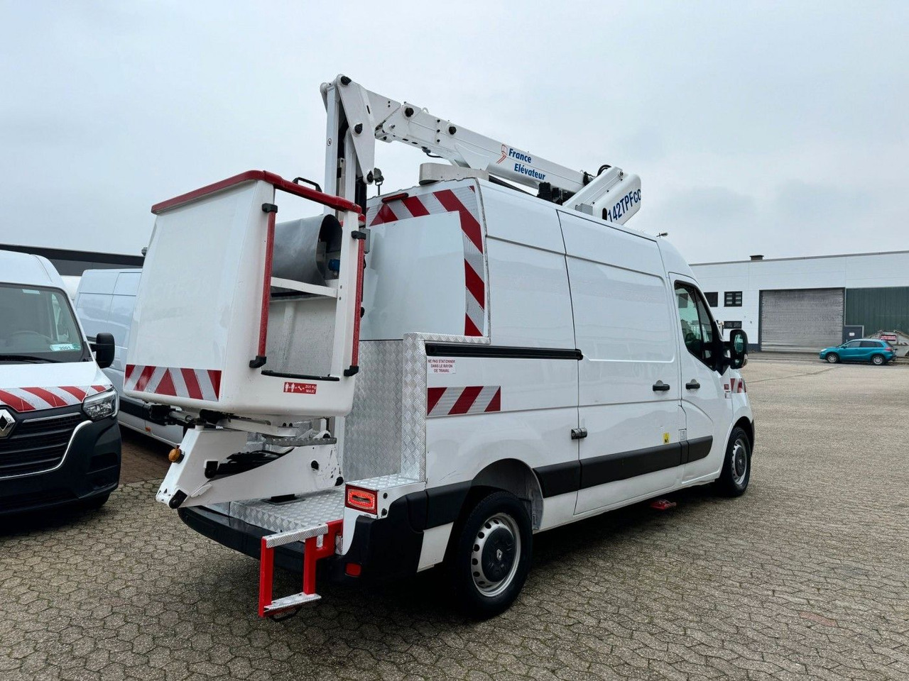 Renault Master Steiger France Elévateur 142 TPFcc - Caminhão com plataforma aérea: foto 4 Renault Master Steiger France Elévateur 142 TPFcc - Caminhão com plataforma aérea: foto 4