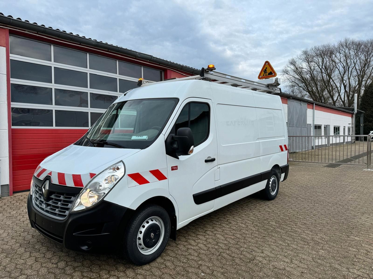 Renault Master Werkstattwagen Kastenwagen EURO 6 - Furgão: foto 1 Renault Master Werkstattwagen Kastenwagen EURO 6 - Furgão: foto 1