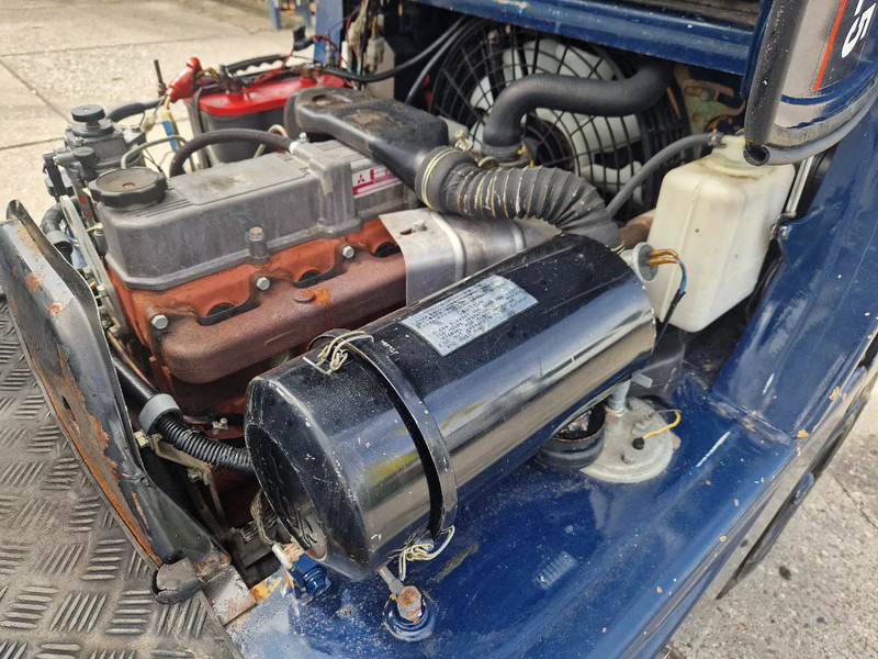 Locação financeira de Caterpillar DP25K met breed vorkenbord Caterpillar DP25K met breed vorkenbord: foto 7