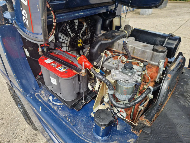 Caterpillar DP25K met breed vorkenbord - Empilhador a diesel: foto 5 Caterpillar DP25K met breed vorkenbord - Empilhador a diesel: foto 5