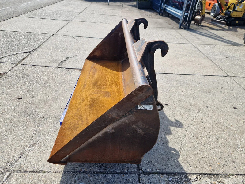 Jeroen van Leeuwen schepbak voor Volvo L30/L35 - Balde para Máquina de construção: foto 3 Jeroen van Leeuwen schepbak voor Volvo L30/L35 - Balde para Máquina de construção: foto 3