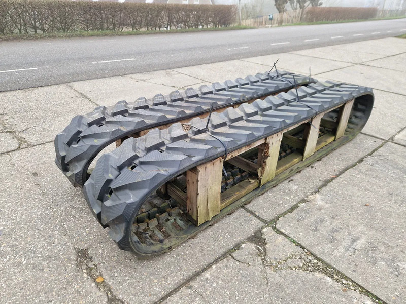 Komatsu nieuwe tracks t.b.v. PC75 tot PC88 - Rasto para Camião: foto 1 Komatsu nieuwe tracks t.b.v. PC75 tot PC88 - Rasto para Camião: foto 1