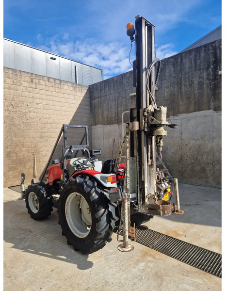 Onbekend Valpadana 1550 4x4 drilling tractor - Máquina de perfuração: foto 1 Onbekend Valpadana 1550 4x4 drilling tractor - Máquina de perfuração: foto 1