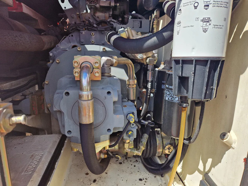 Terex TW160 inclusief kantelbak (1.98m.) - Escavadeira de rodas: foto 5 Terex TW160 inclusief kantelbak (1.98m.) - Escavadeira de rodas: foto 5