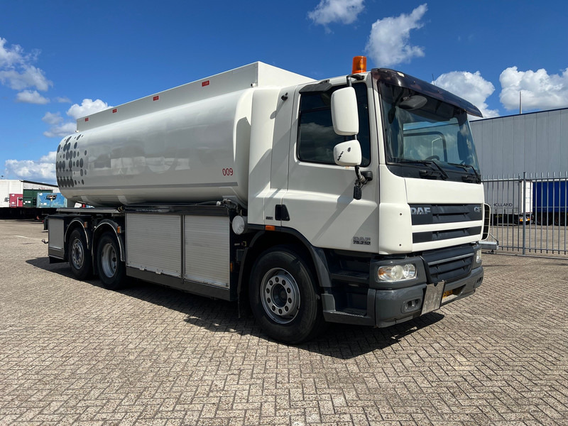 DAF CF75.310 - 6x2 - Camião cisterna: foto 3 DAF CF75.310 - 6x2 - Camião cisterna: foto 3