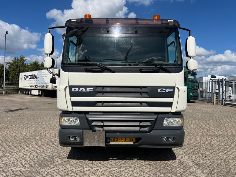 DAF CF75.310 - 6x2 - Camião cisterna: foto 2 DAF CF75.310 - 6x2 - Camião cisterna: foto 2