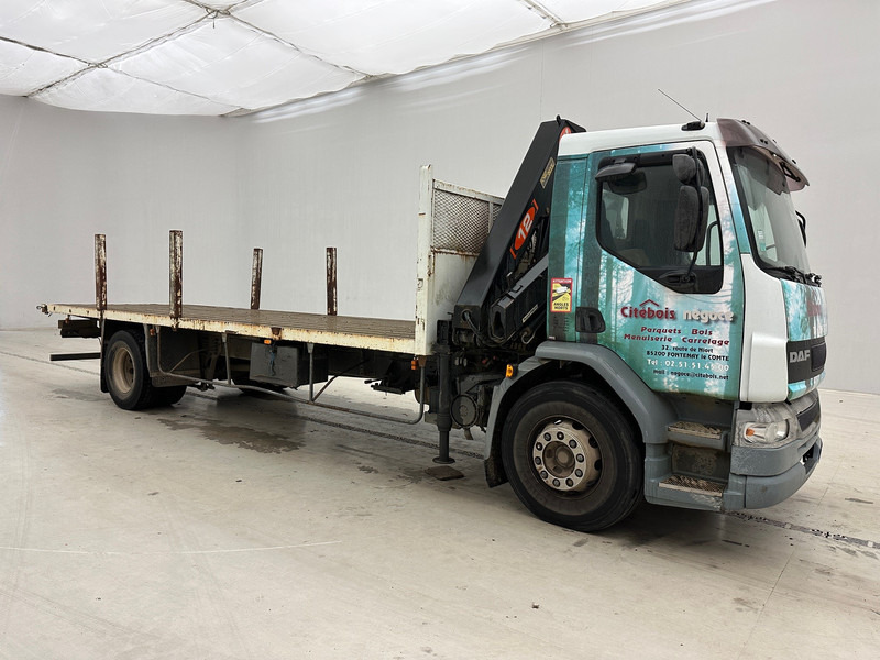 DAF LF55.210 - Camião de caixa aberta/ Plataforma, Camião grua: foto 3 DAF LF55.210 - Camião de caixa aberta/ Plataforma, Camião grua: foto 3
