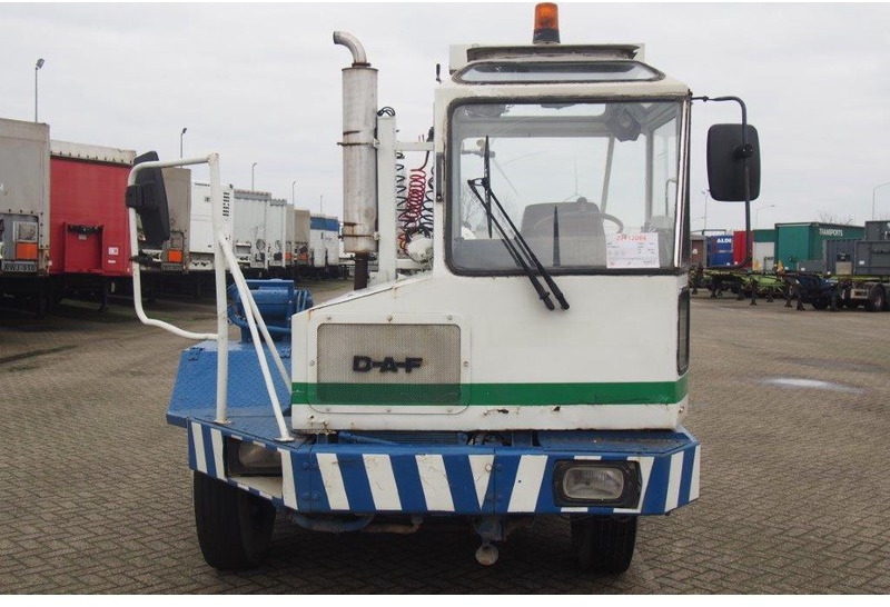 DAF RORO Terminal tractor TT13050H - Tractor de terminal: foto 2 DAF RORO Terminal tractor TT13050H - Tractor de terminal: foto 2