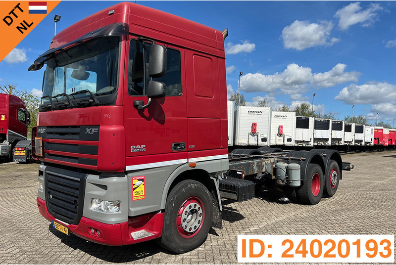 DAF XF105.460 Space Cab* - Camião chassi: foto 1 DAF XF105.460 Space Cab* - Camião chassi: foto 1