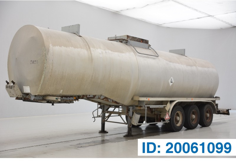 Fruehauf Bitumen tank trailer - Semi-reboque cisterna: foto 1 Fruehauf Bitumen tank trailer - Semi-reboque cisterna: foto 1