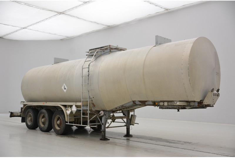 Fruehauf Bitumen tank trailer - Semi-reboque cisterna: foto 2 Fruehauf Bitumen tank trailer - Semi-reboque cisterna: foto 2