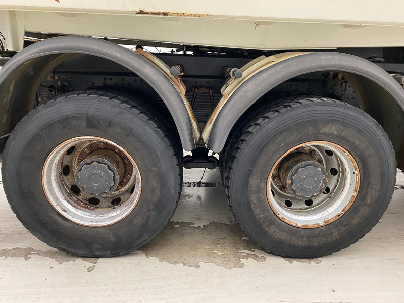 MAN TGA 33.350 - 6x4 - Camião basculante: foto 4 MAN TGA 33.350 - 6x4 - Camião basculante: foto 4