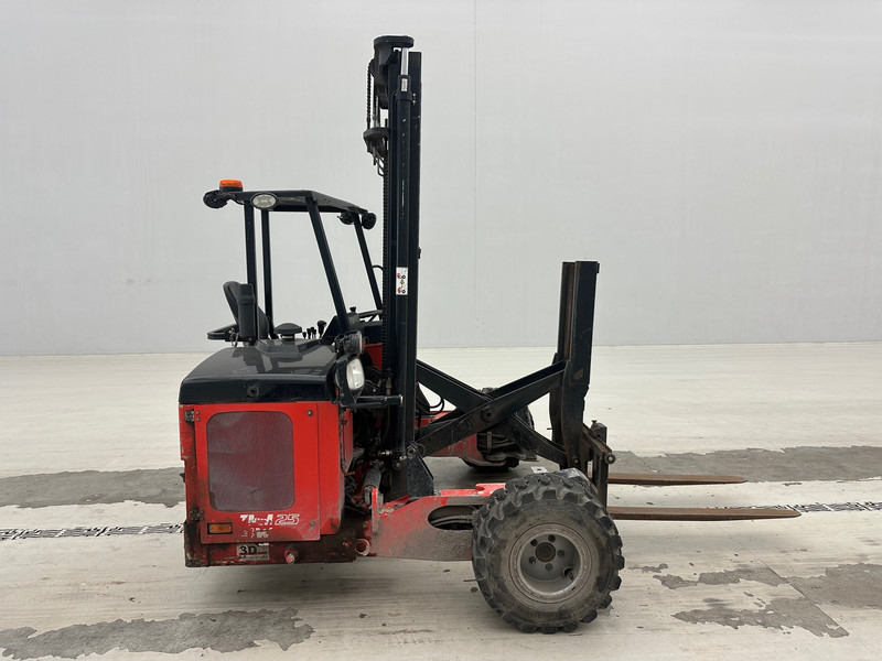 Manitou TMM25 4W - Empilhador montado em camião: foto 4 Manitou TMM25 4W - Empilhador montado em camião: foto 4