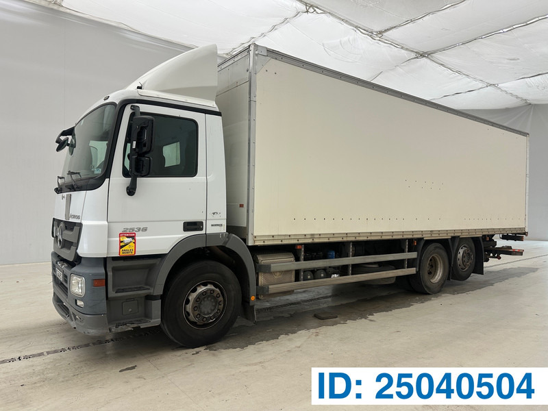 Mercedes-Benz Actros 2536 - 6x2 - Camião furgão: foto 1 Mercedes-Benz Actros 2536 - 6x2 - Camião furgão: foto 1